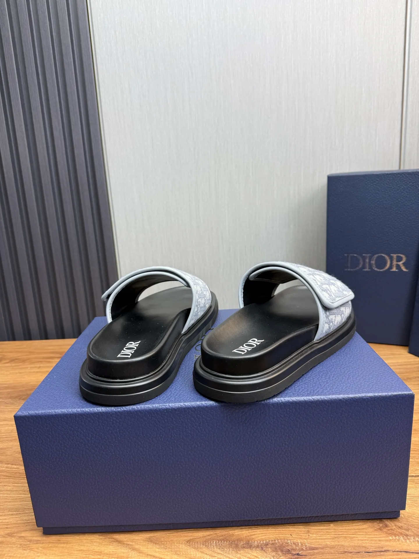 Men's shoes 💰280💰 Dior. Men's slippers 🩴Official website 1:1 production 38-45 yards 45 46 🉑️Customized original material shipped✅
